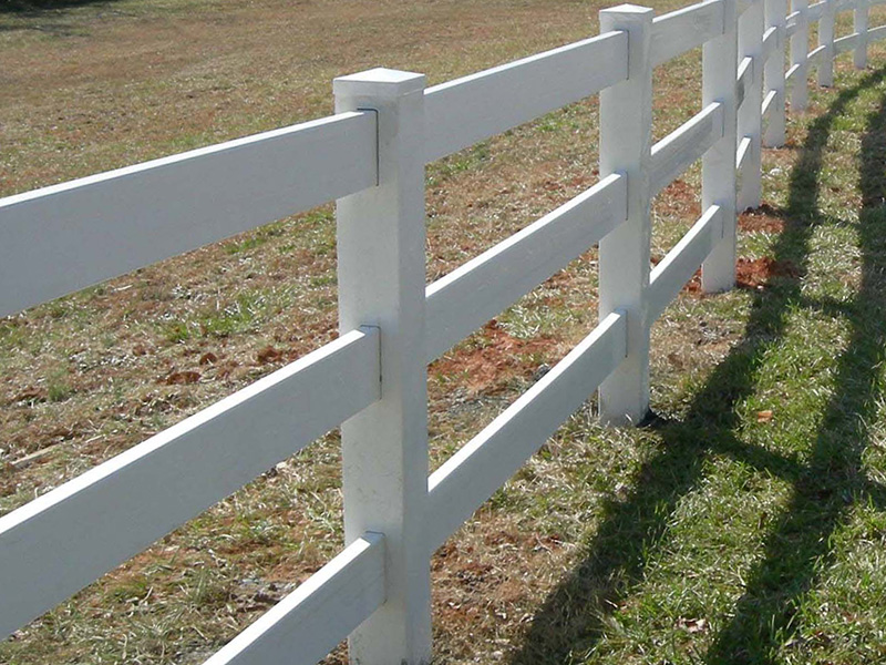 Vinyl fence options in the Atlanta Georgia area.