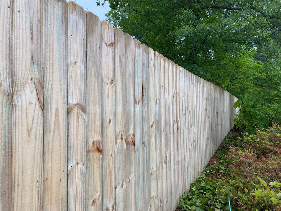 Mableton GA stockade style wood fence